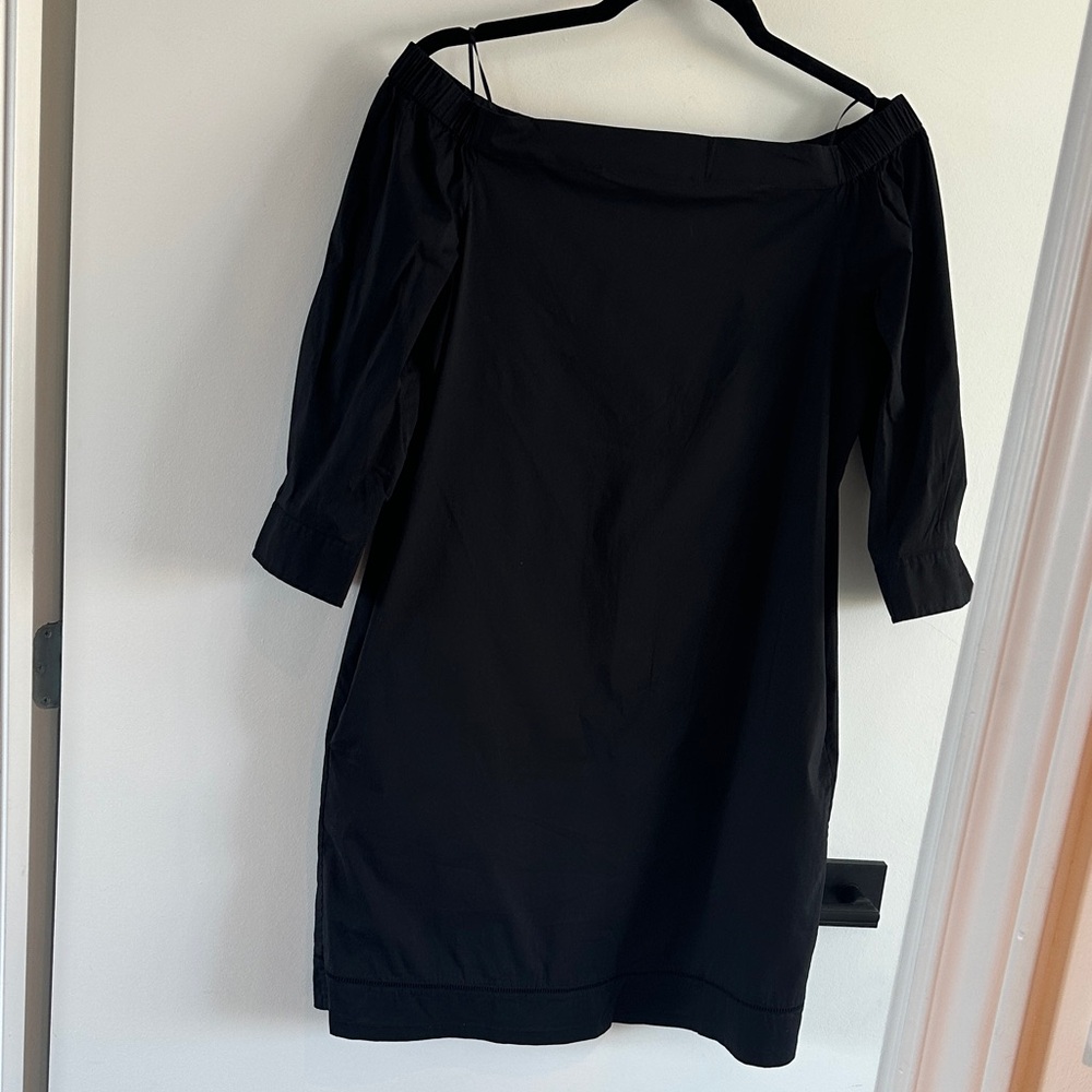Theory Elegant Black Off-Shoulder Dress w/pockets